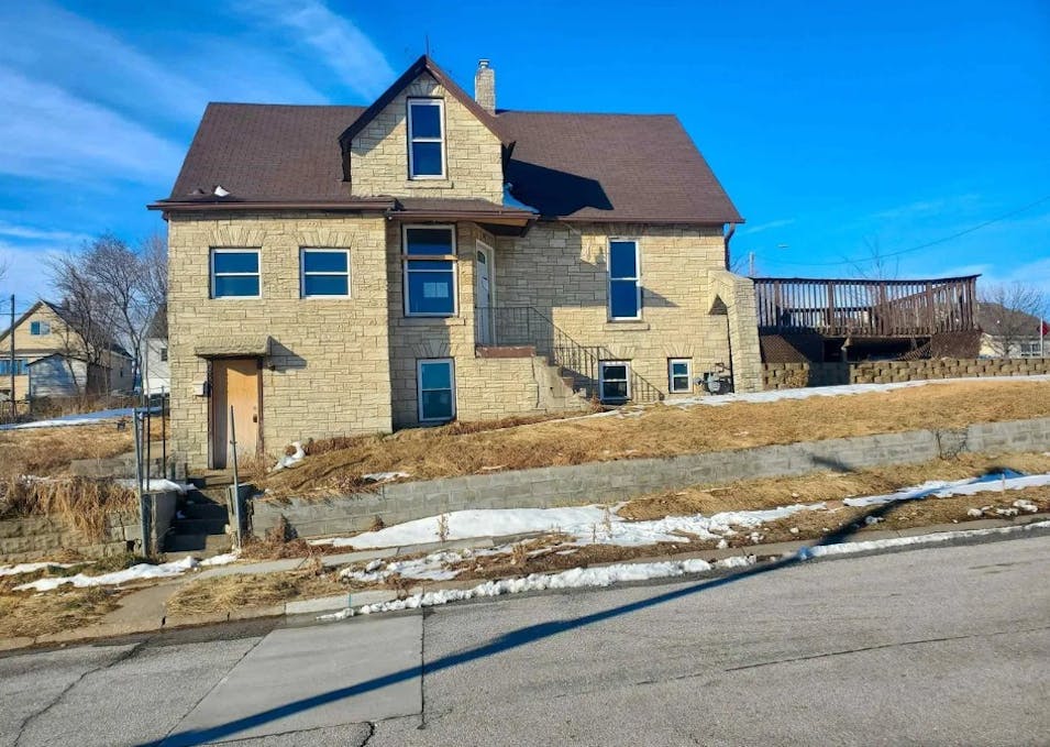 5824 S 31st St Omaha, NE 68107, Douglas County