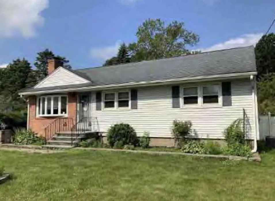 17 Lydall Road Newington, CT 06111, Hartford County