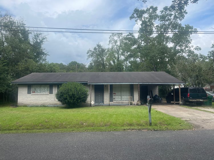 4201 Knowlcrest Dr Moss Point, MS 39562, Jackson County