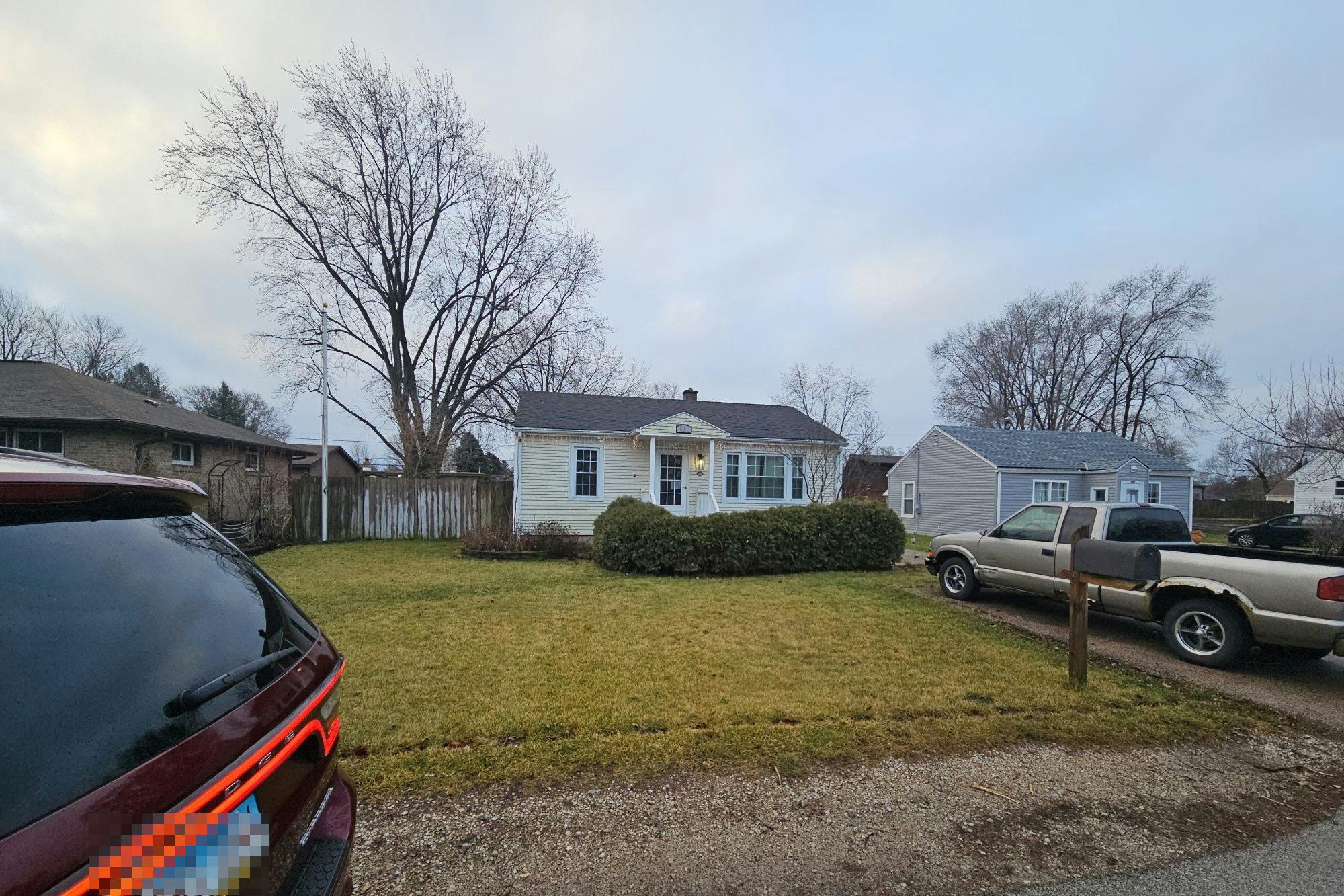 Crystal Ave, South Elgin, IL 60177