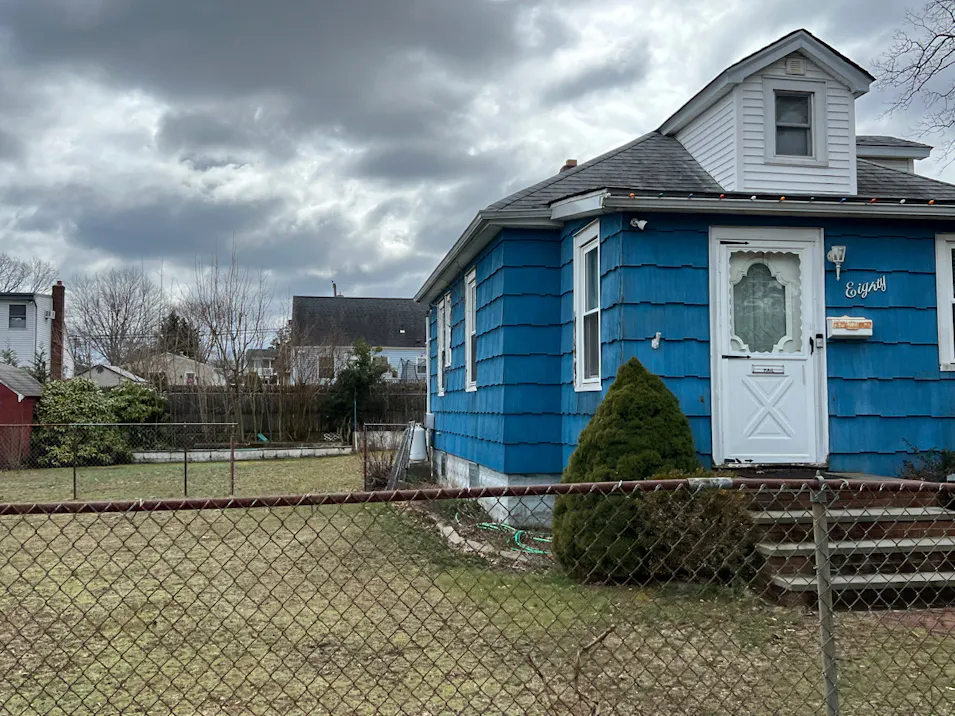 80 Claremont Ave North Babylon, NY 11703, Suffolk County