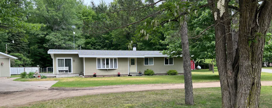 5594 Rivers 22nd Rd Gladstone, MI 49837-8951, Delta County