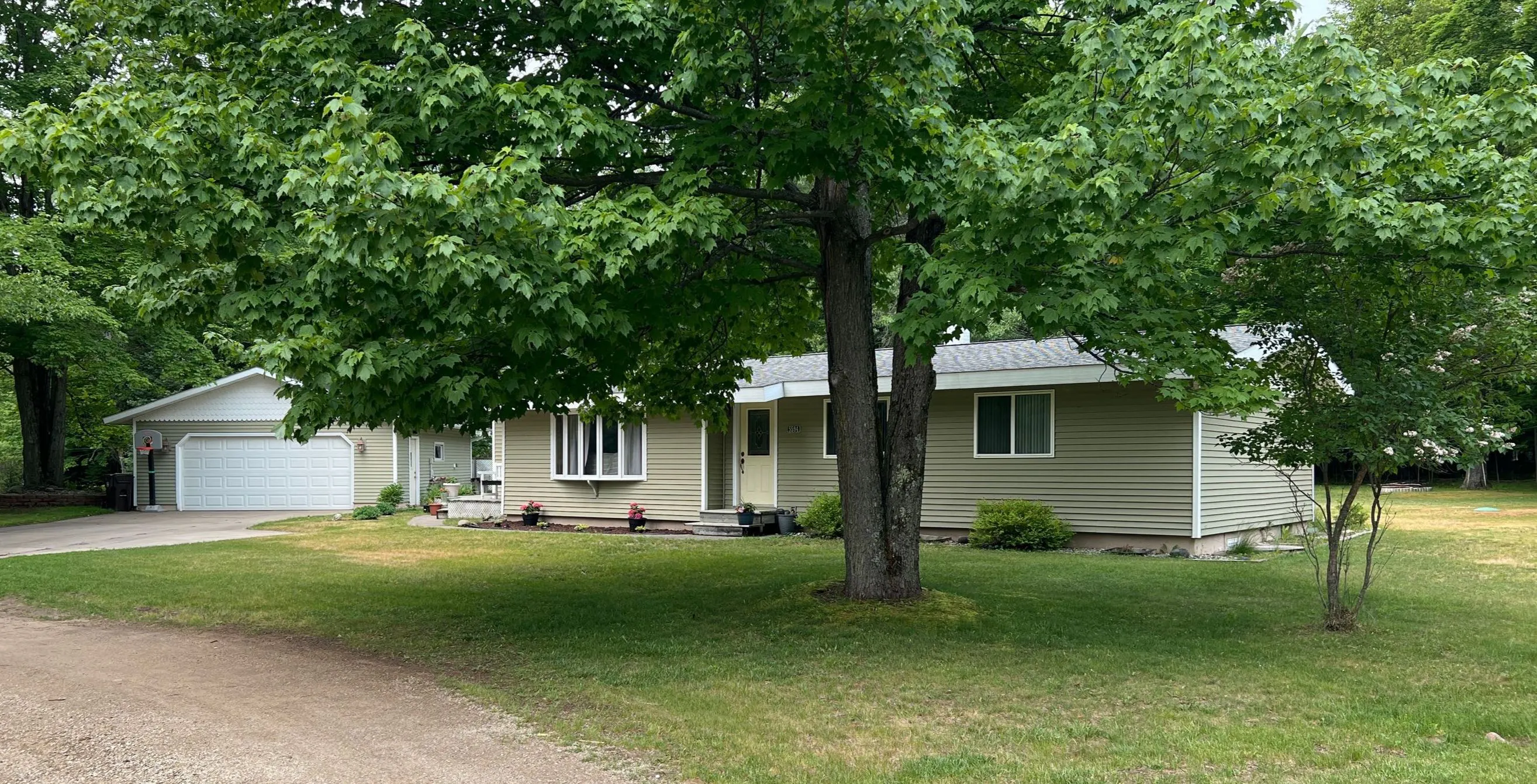 Rivers 22nd Rd, Gladstone, MI 49837 #1