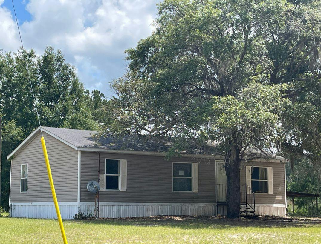 Sheila Ave, Interlachen, FL 32148