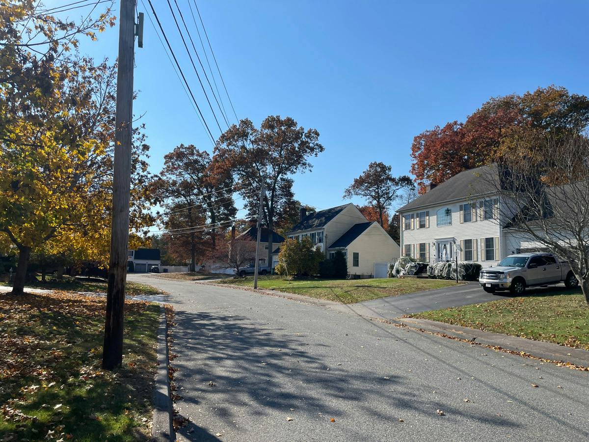 Esker Ln, Attleboro, MA 02703