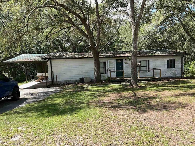16574 SE 63rd Ln Ocklawaha, FL 32179, Marion County