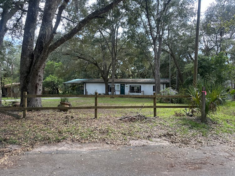 16574se63rd Ln Ocklawaha, FL 32179, Marion County