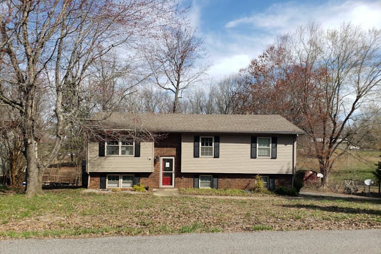 103 Genevieve Dr Madisonville, KY 42431, Hopkins County