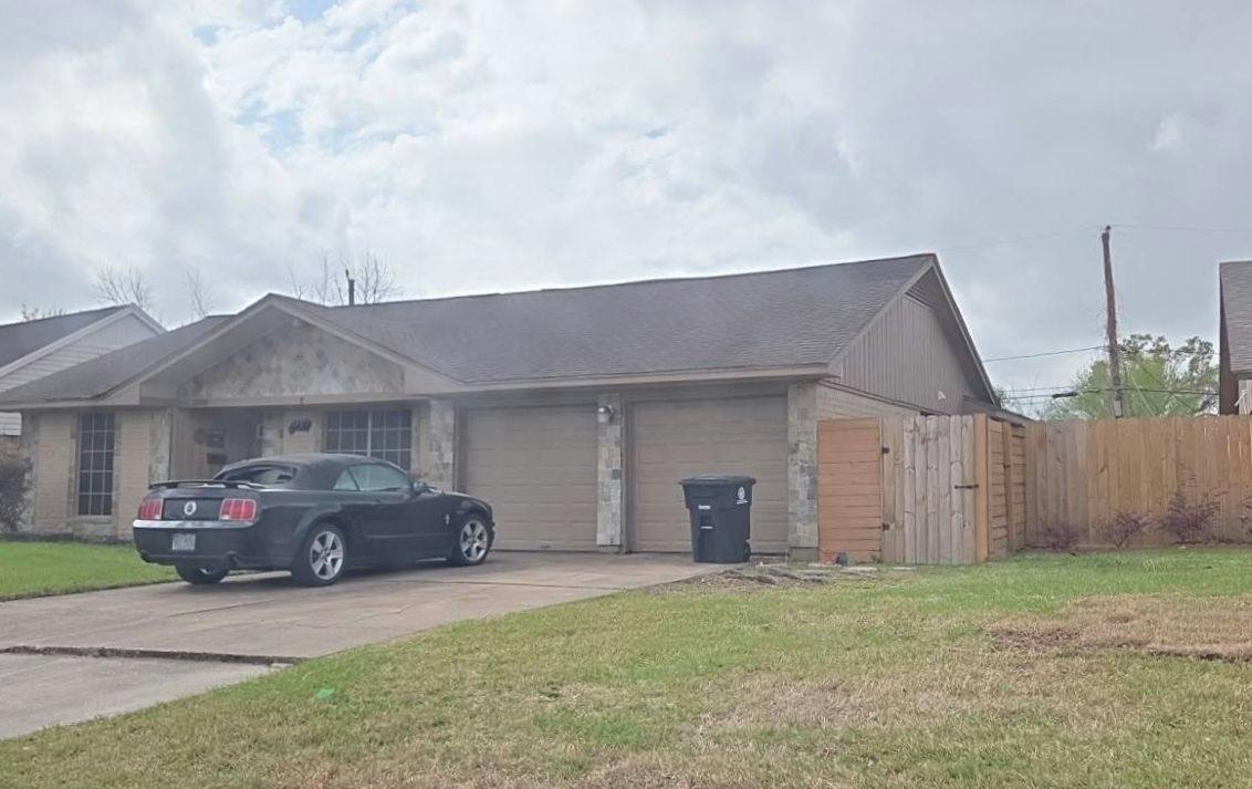 Bretagne Dr, Houston, TX 77015