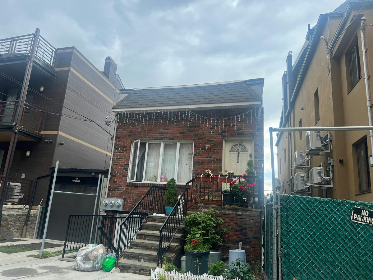 11th St, Brooklyn, NY 11235 #1