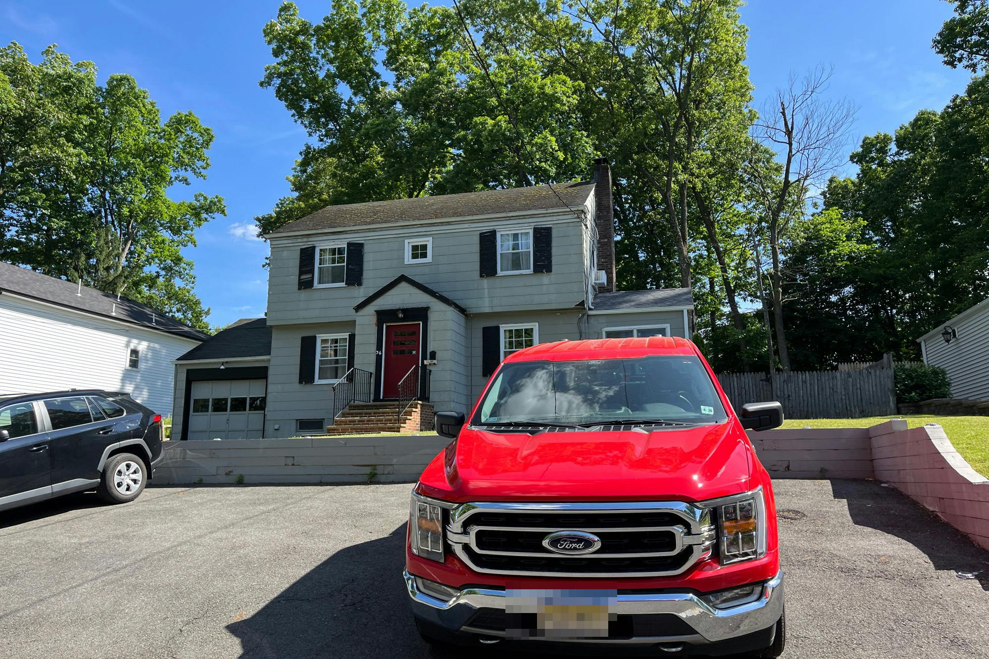 Crestview Hill Rd, Livingston, NJ 07039