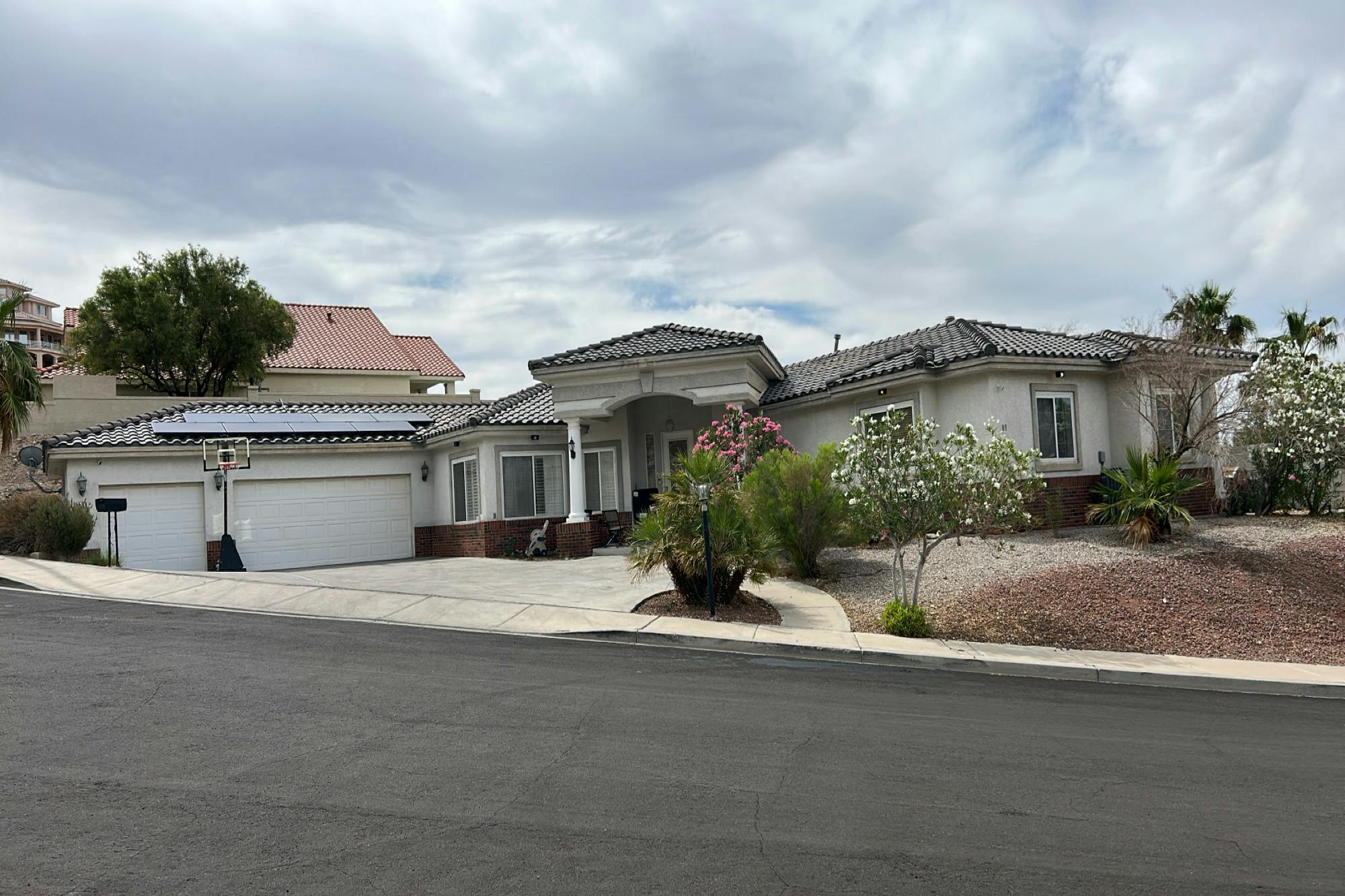White Hill Cir, Henderson, NV 89011