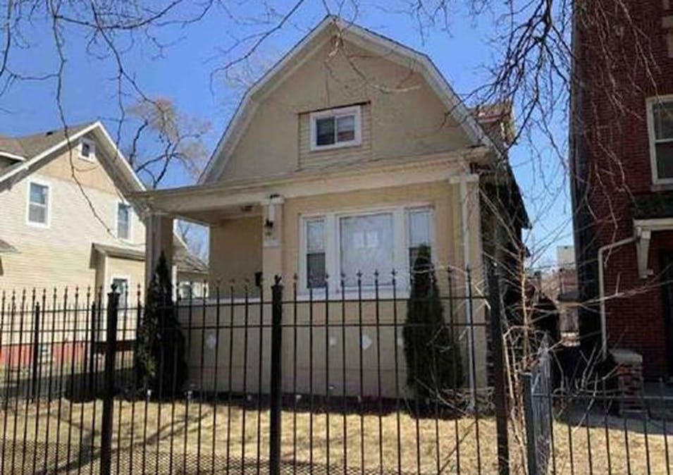 7609 S Bennett Ave Chicago, IL 60649, Cook County