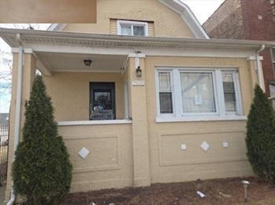 7609 S Bennett Ave Chicago, IL 60649, Cook County