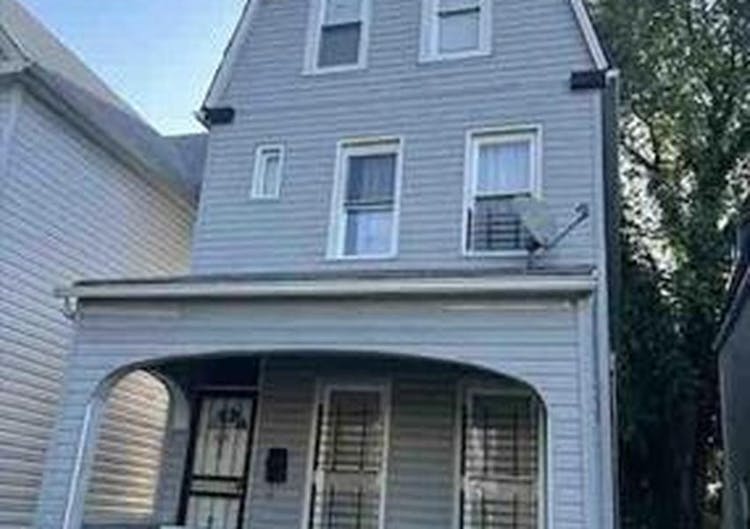 307 S Augusta Ave Baltimore, MD 21229, Baltimore City County