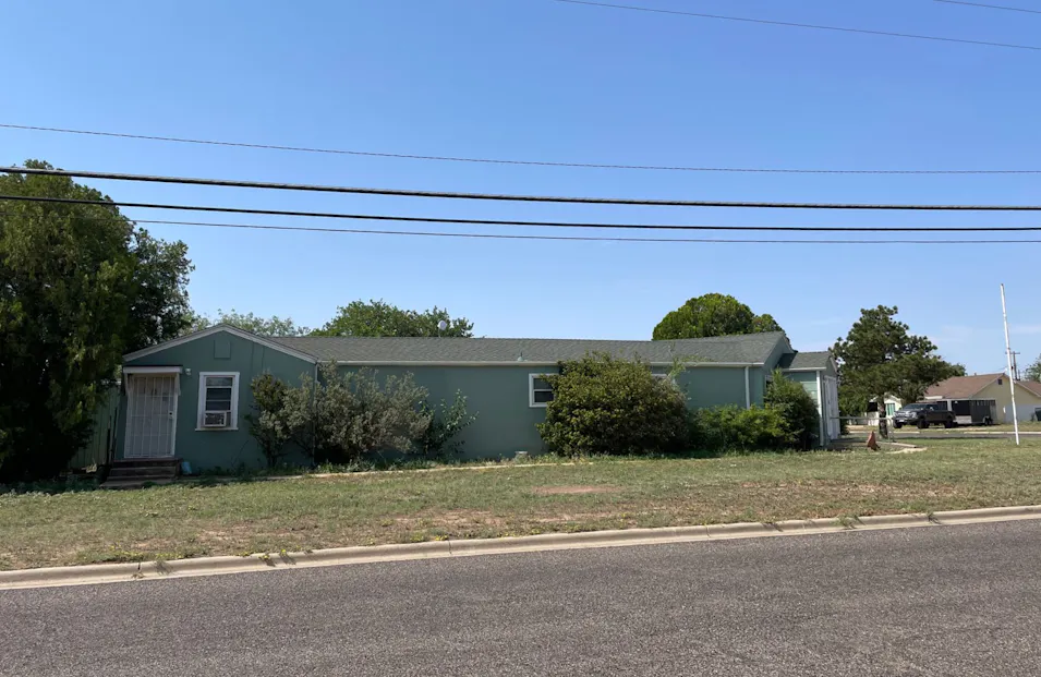 409 SW Avenue E Seminole, TX 79360, Gaines County