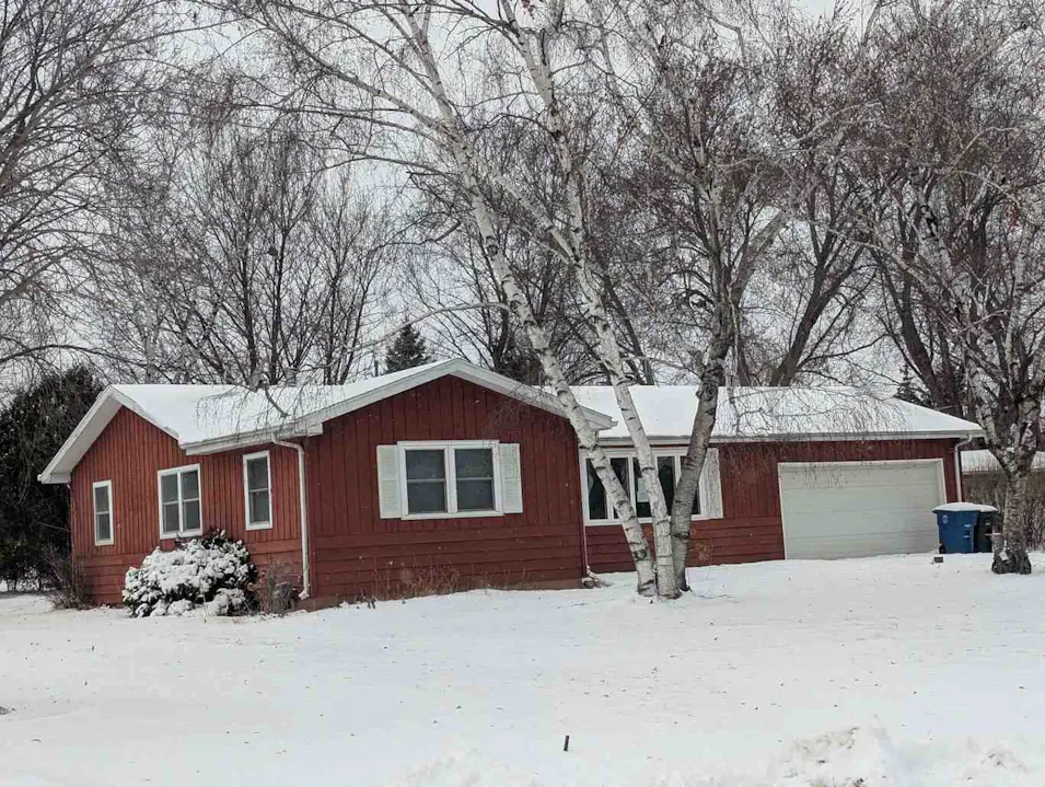 425 Kirkwood Dr Oshkosh, WI 54904, Winnebago County