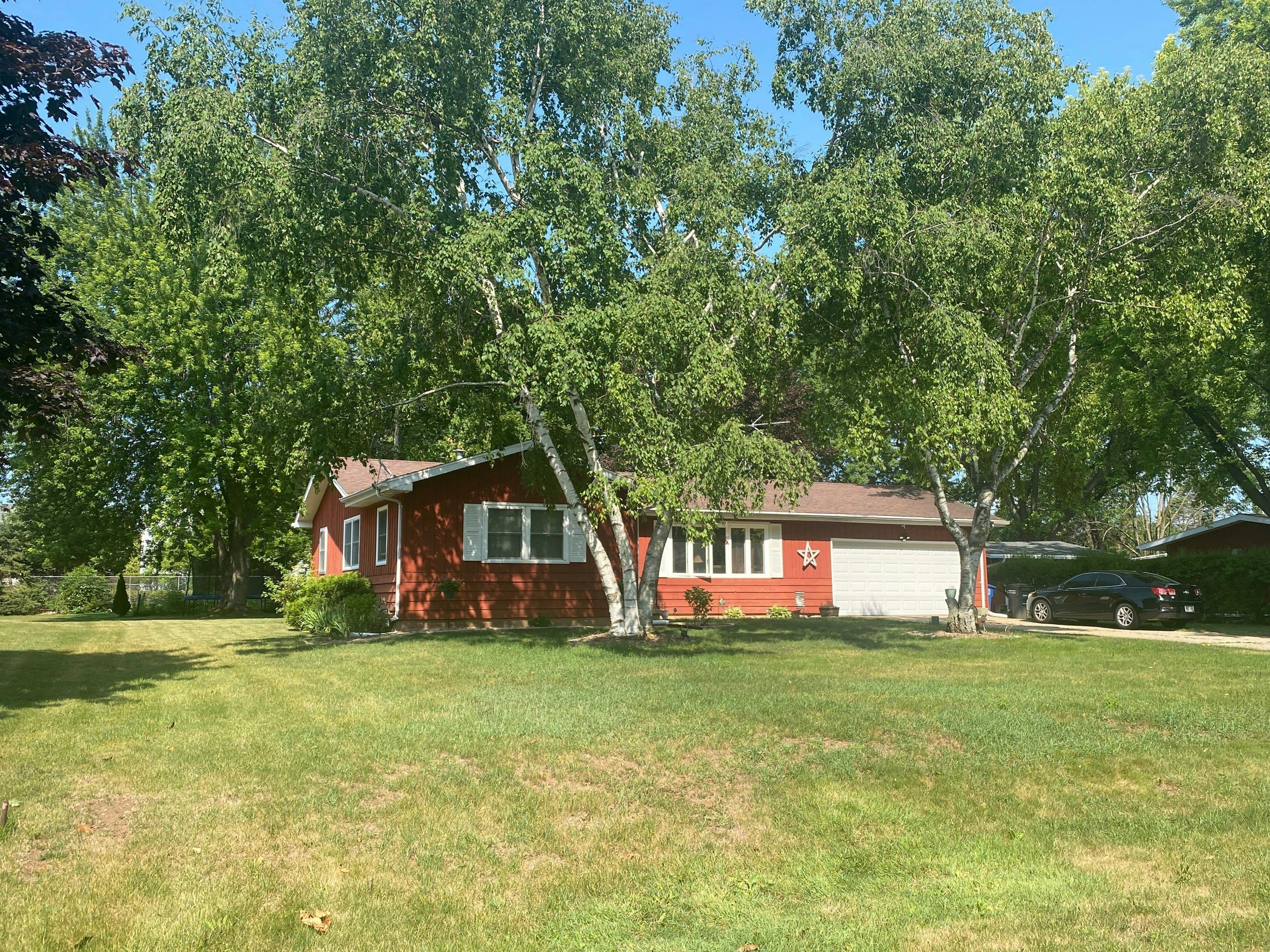 Kirkwood Dr, Oshkosh, WI 54904