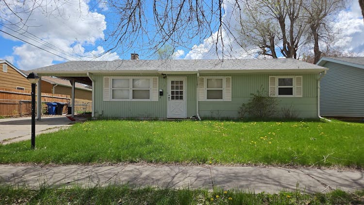 23 Montana St Rapid City, SD 57701, Pennington County