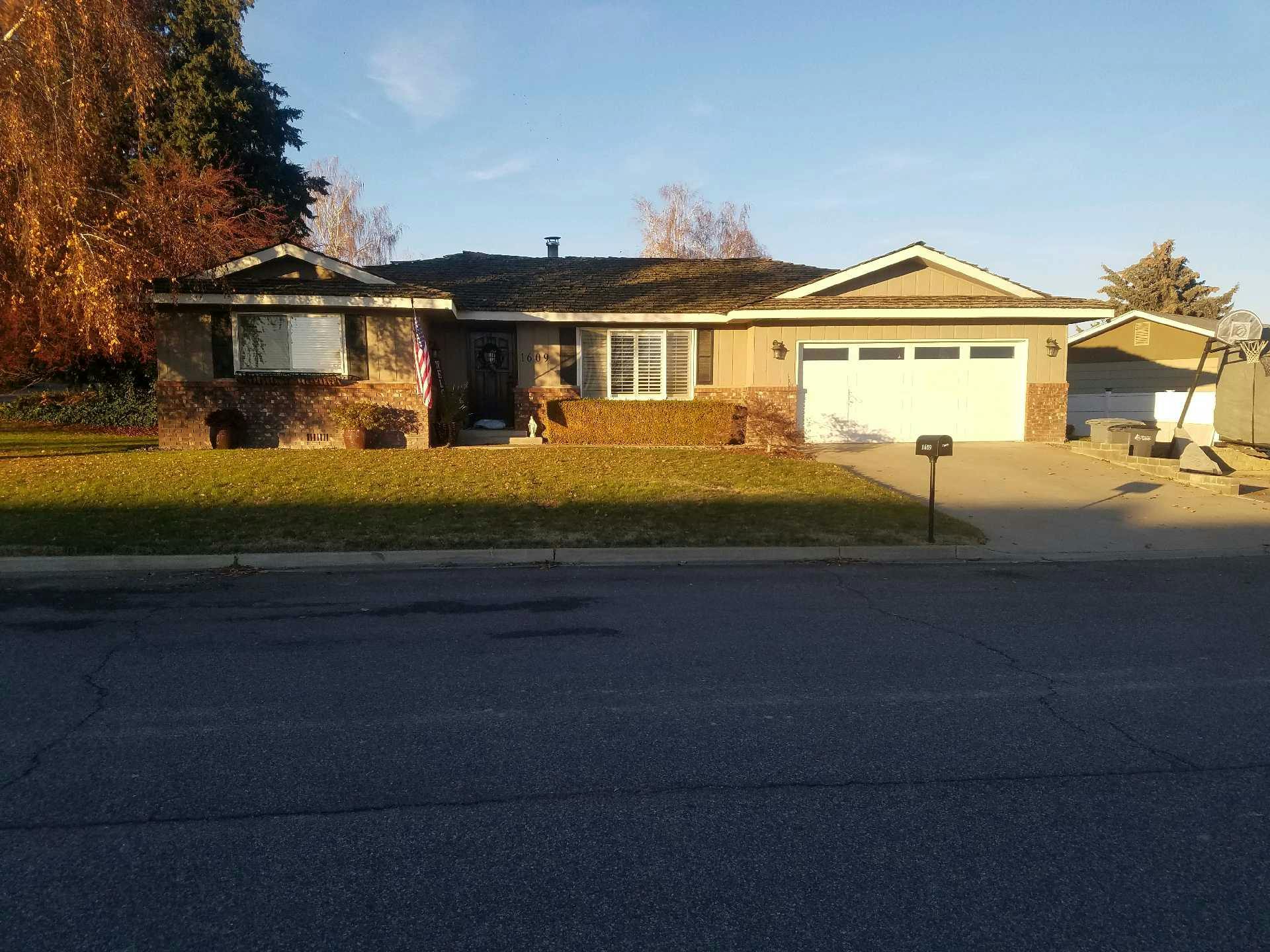 Kagley Way, Zillah, WA 98953