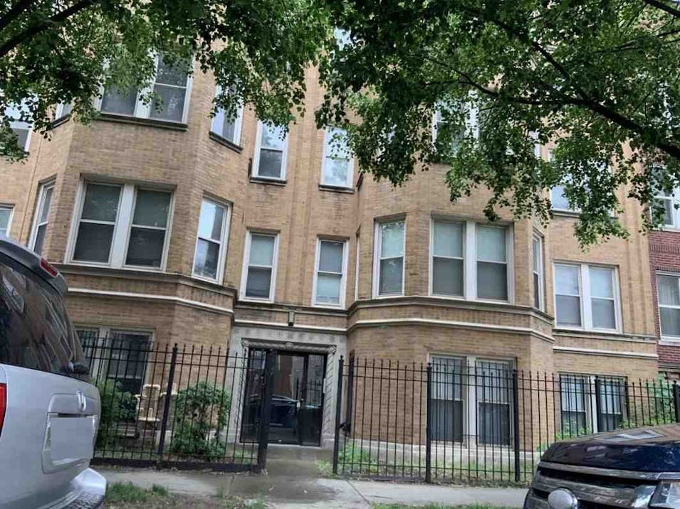 7012 S Paxton Ave Chicago, IL 60649, Cook County