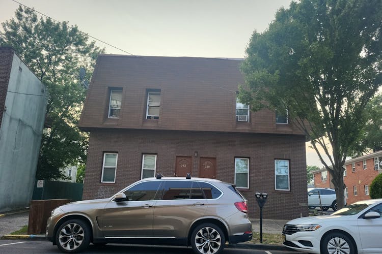 210-3 W. Elizabeth Ave. Linden, NJ 07036, Union County
