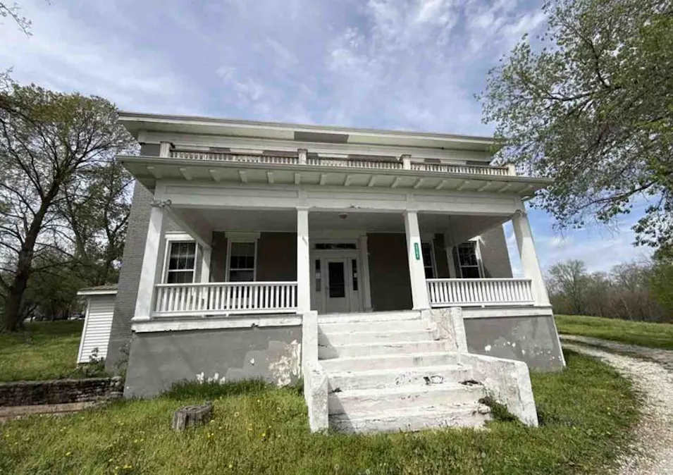 2742 Highway 61 Palmyra, MO 63461, Marion County