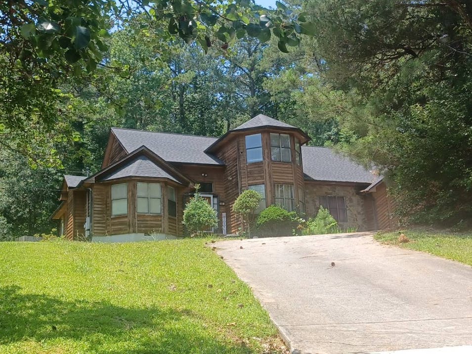 1940 Loch Lomond Trl SW Atlanta, GA 30331, Fulton County