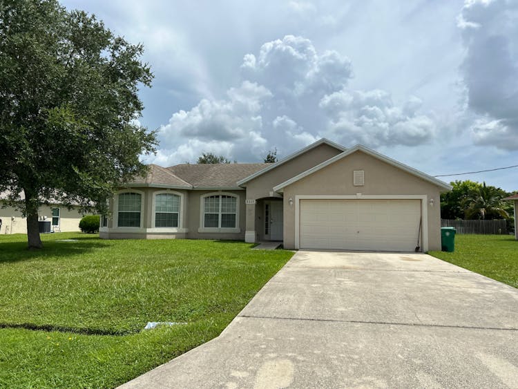 5319 NW Lamoore Ln Port St Lucie, FL 34983, St. Lucie County