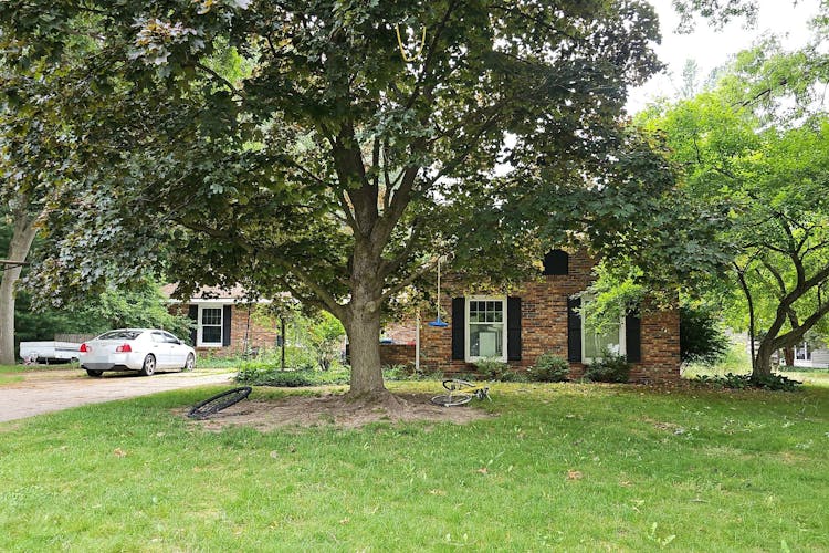 7599 Orchard Hill Ave Kalamazoo, MI 49009, Kalamazoo County