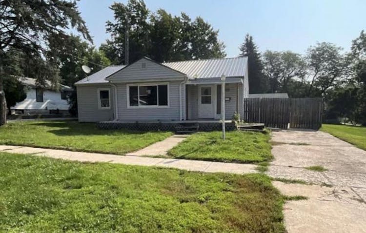 505 8th St Forest City, IA 50436, Winnebago County