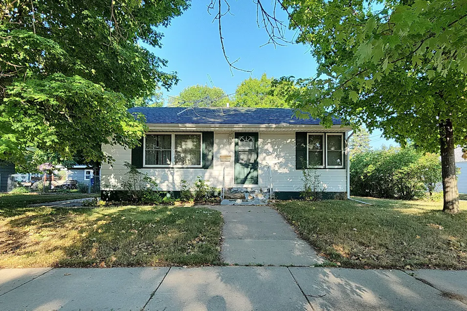 239 32nd Av N Saint Cloud, MN 56303, Stearns County