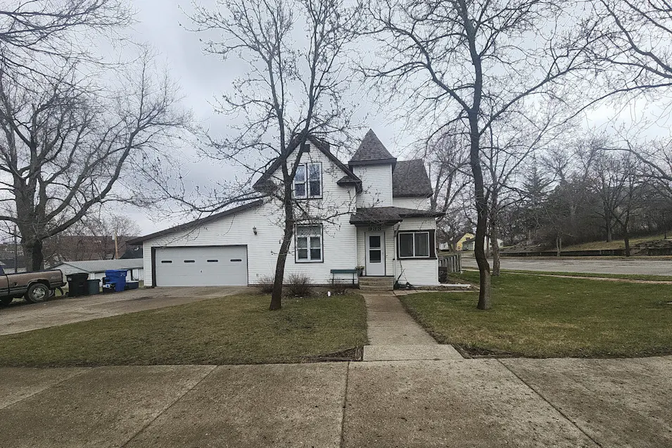 933 Summit Ave Detroit Lakes, MN 56501, Becker County