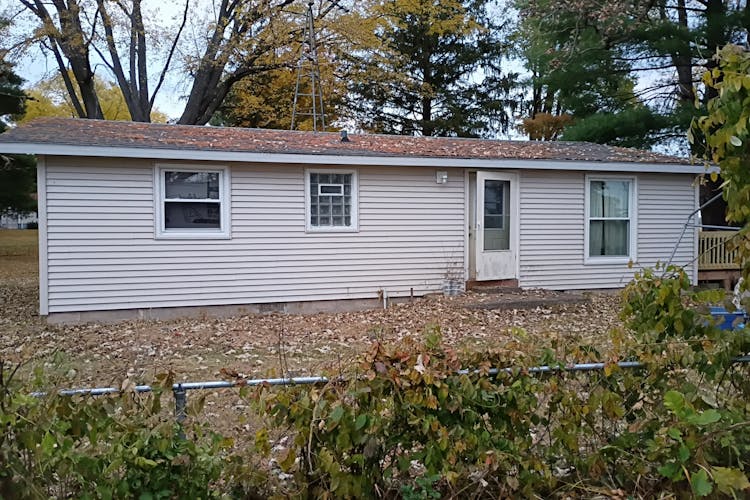 W5682 N Island Dr Endeavor, WI 53930, Marquette County