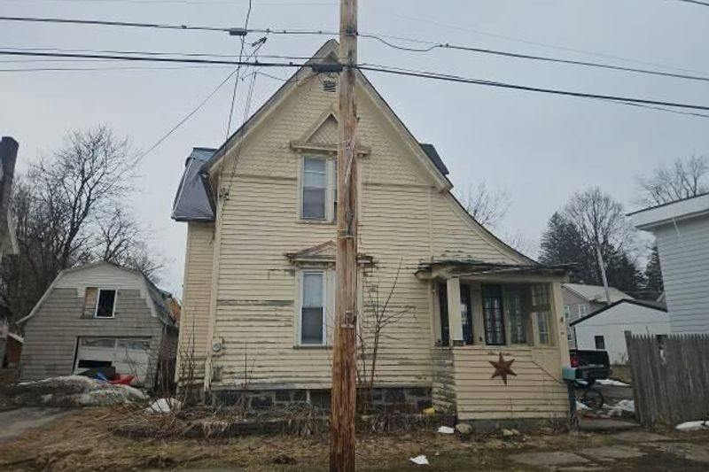 Lamberson St, Dolgeville, NY 13329