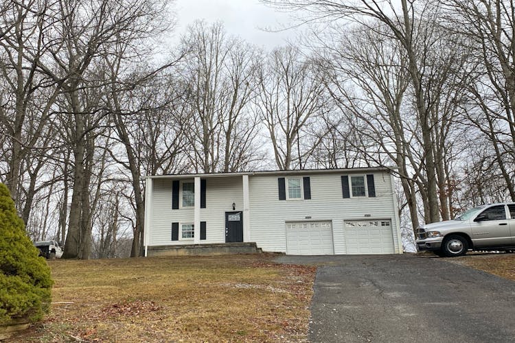 377 Oak Grove Way, Bluefield, VA, 24605, USA