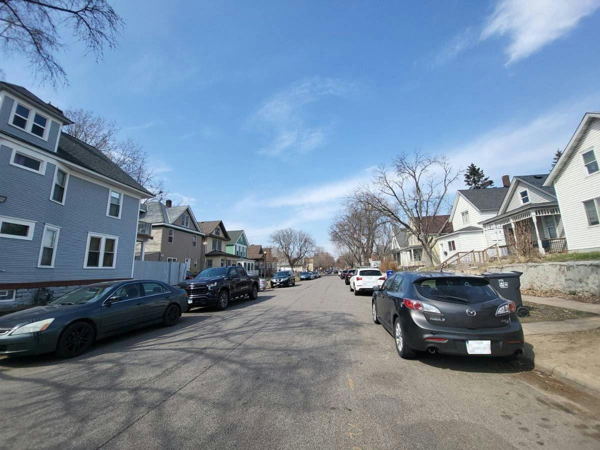 Sherburne Ave, Saint Paul, MN 55103