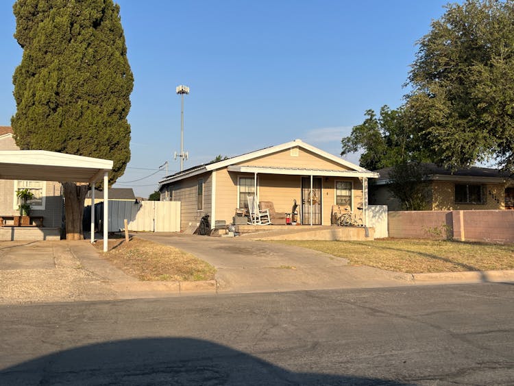 1711 N Tom Green Ave, Odessa, TX, 79761, USA