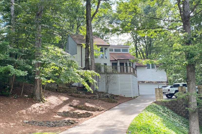 3482 Johnson Ferry Rd Ne