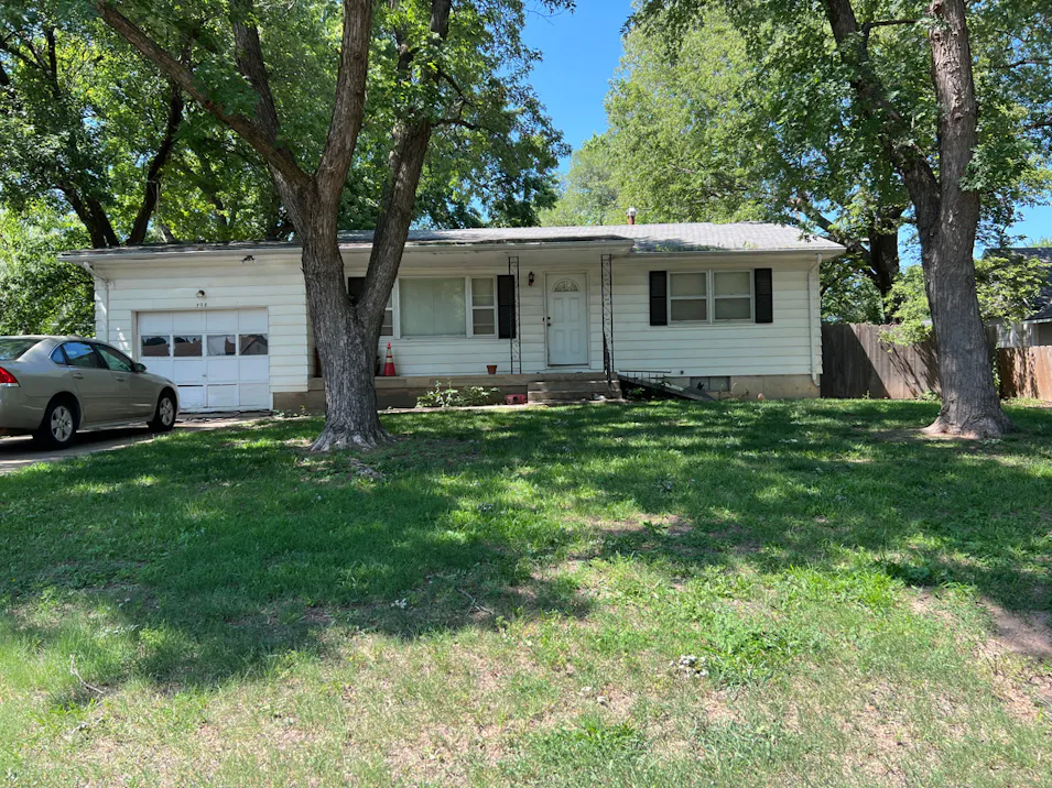 708 W 11th St Newton, KS 67114, Harvey County