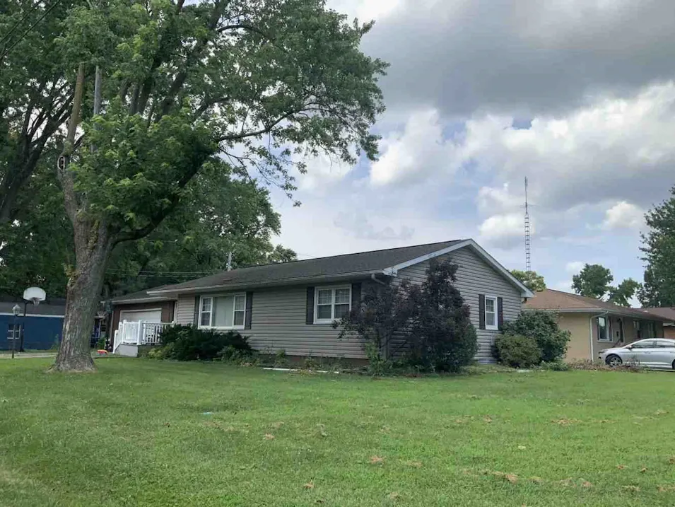 3131 E Enos Ave Springfield, IL 62702, Sangamon County