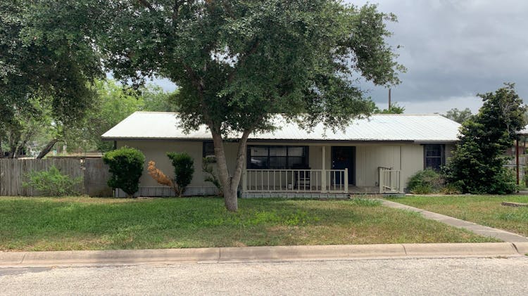 1201 Terry St George West, TX 78022, Live Oak County