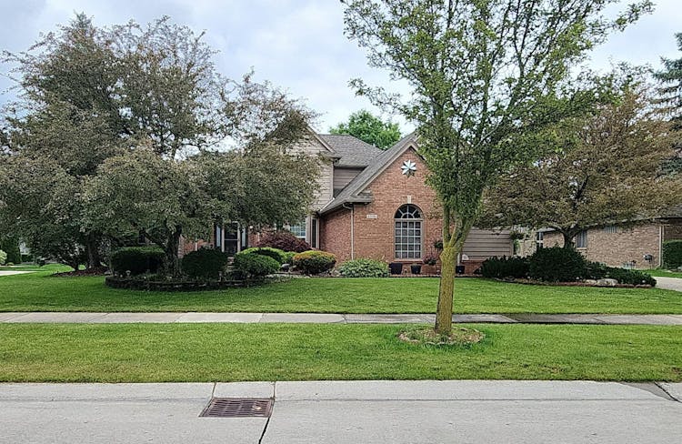 43196 Chardonnay Dr Sterling Heights, MI 48314, Macomb County