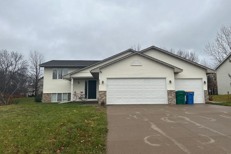 409 5th St NW Saint Michael, MN 55376, Wright County