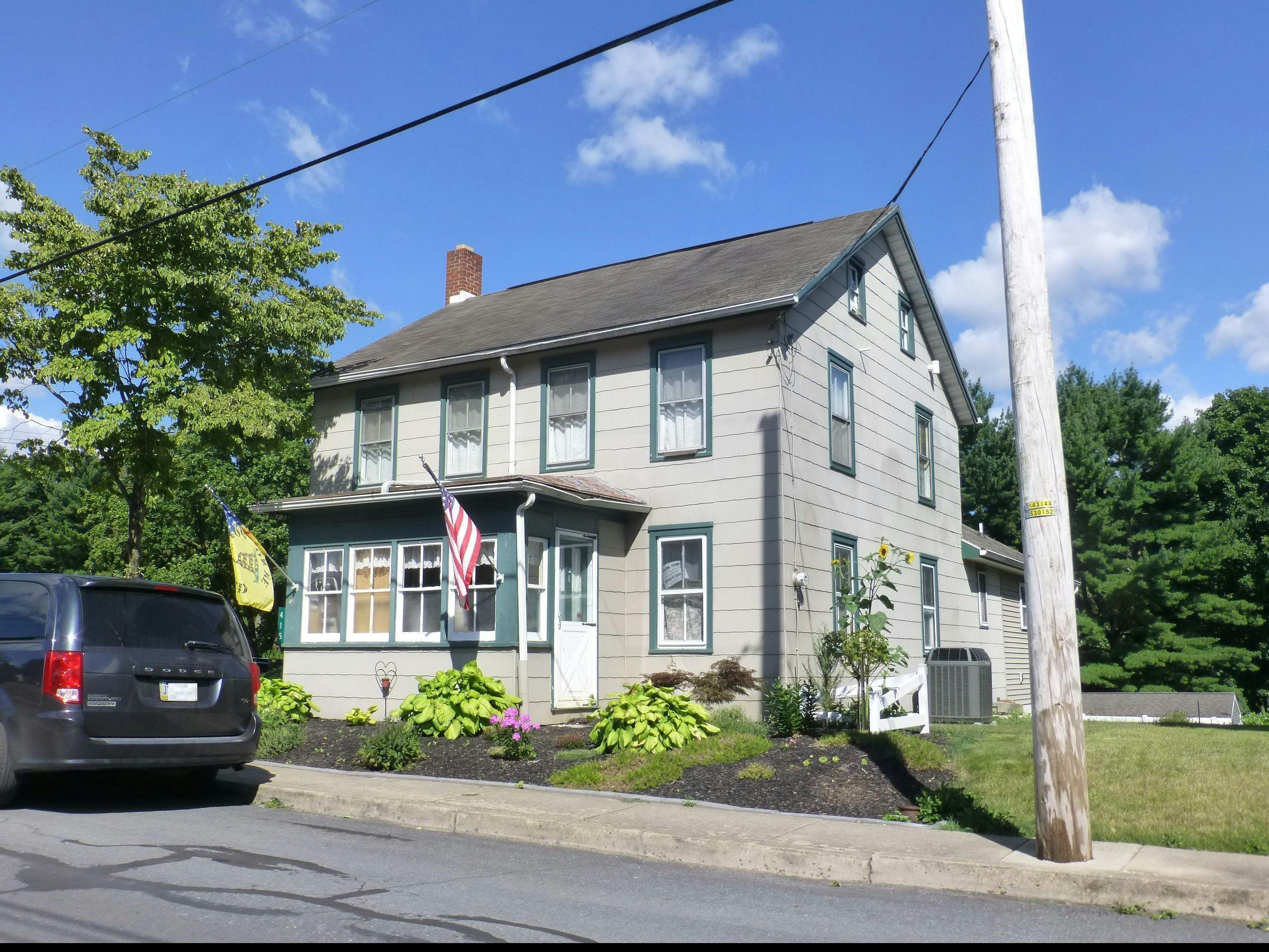 9th St, Akron, PA 17501 #1