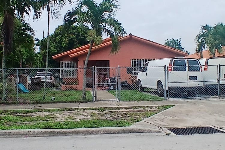 196 E 15 St Hialeah, FL 33010, Miami-Dade County