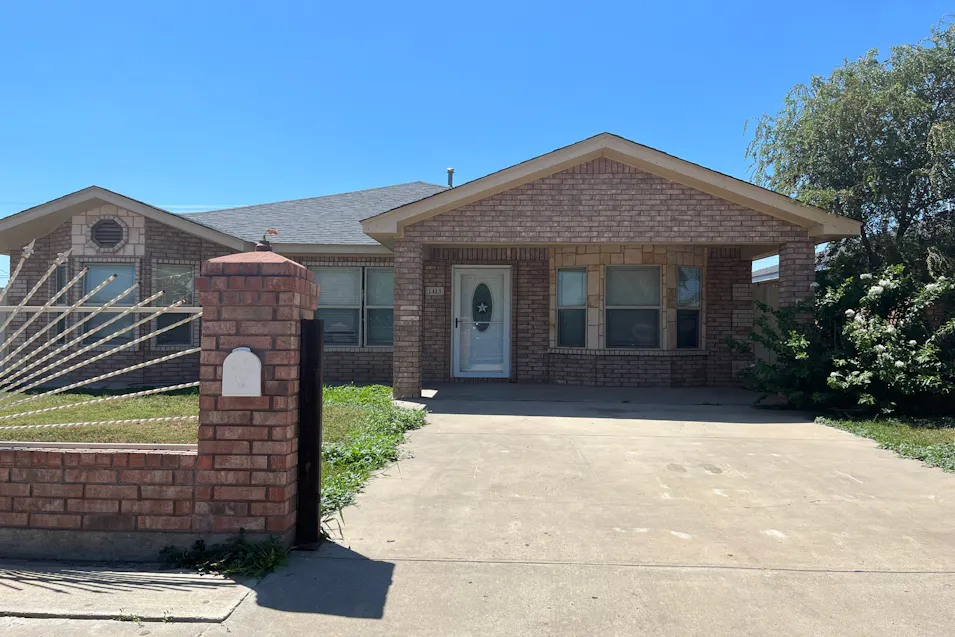 1413 N Apache St Amarillo, TX 79107, Potter County