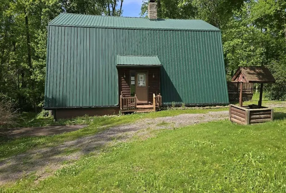 13893 County Road 100 Lakeville, OH 44638, Holmes County