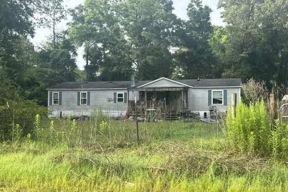 27 Leslie Cir Crawfordville, FL 32327, Wakulla County