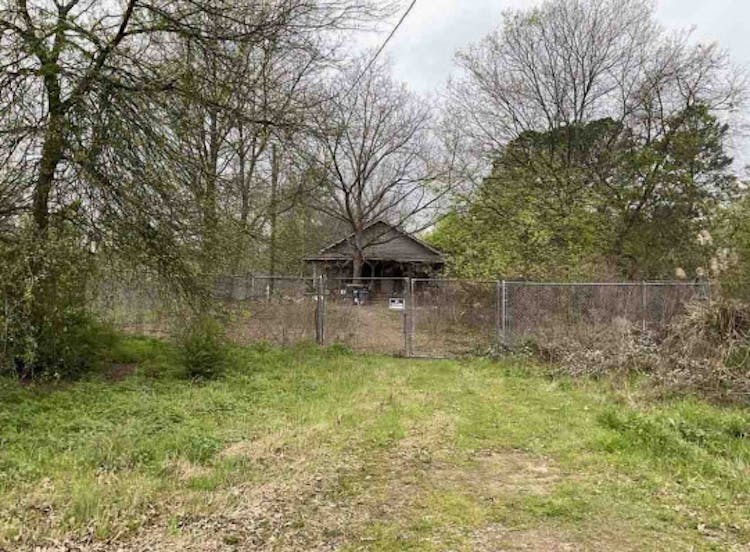 2097 County Road 4510 Pittsburg, TX, 75686, USA